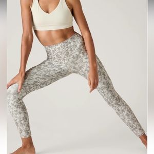 NWT Athleta leggings 7/8 with pockets